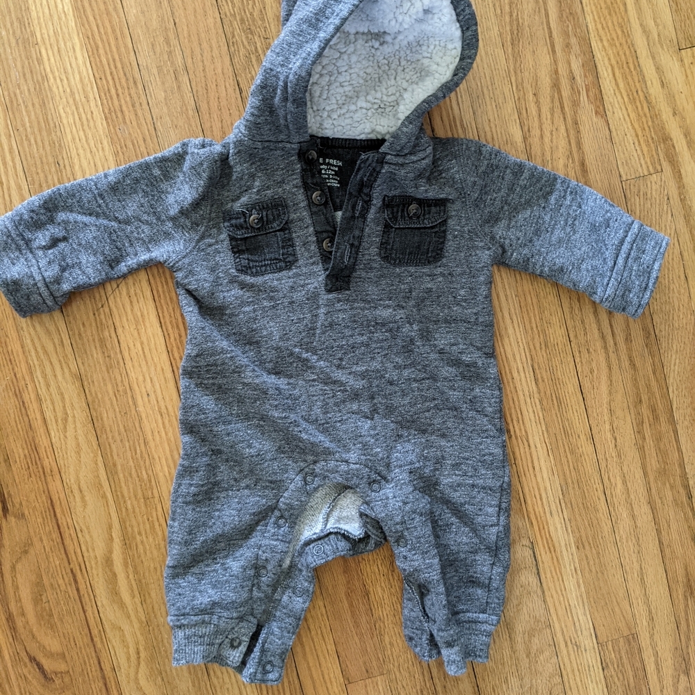 ☁️ 5/$20 Grey One Piece 6-12 Months